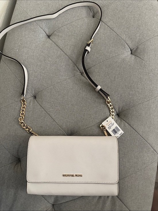 Michael Kors Handbags - Michael Kors white Crossbody Chain Strap Shoulder Bag